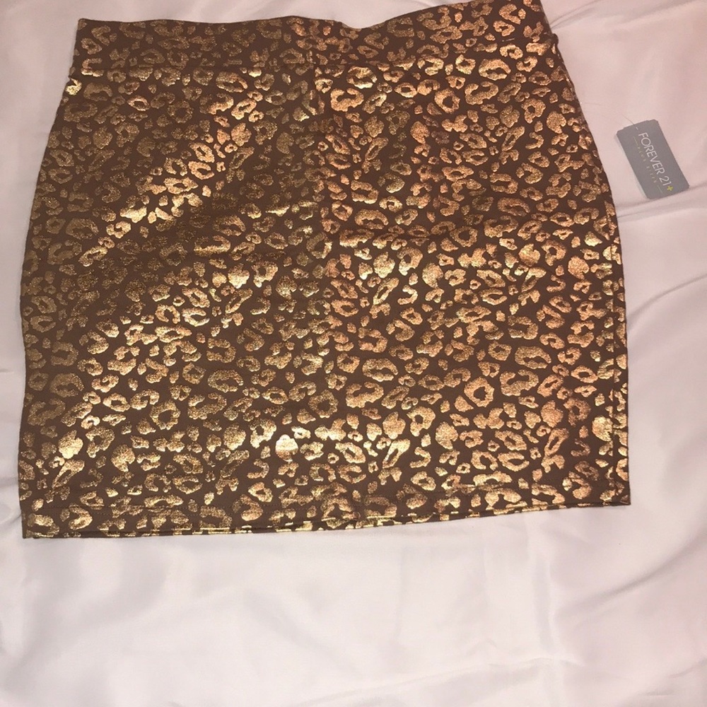 Forever 21 Leopard print mini Skirt